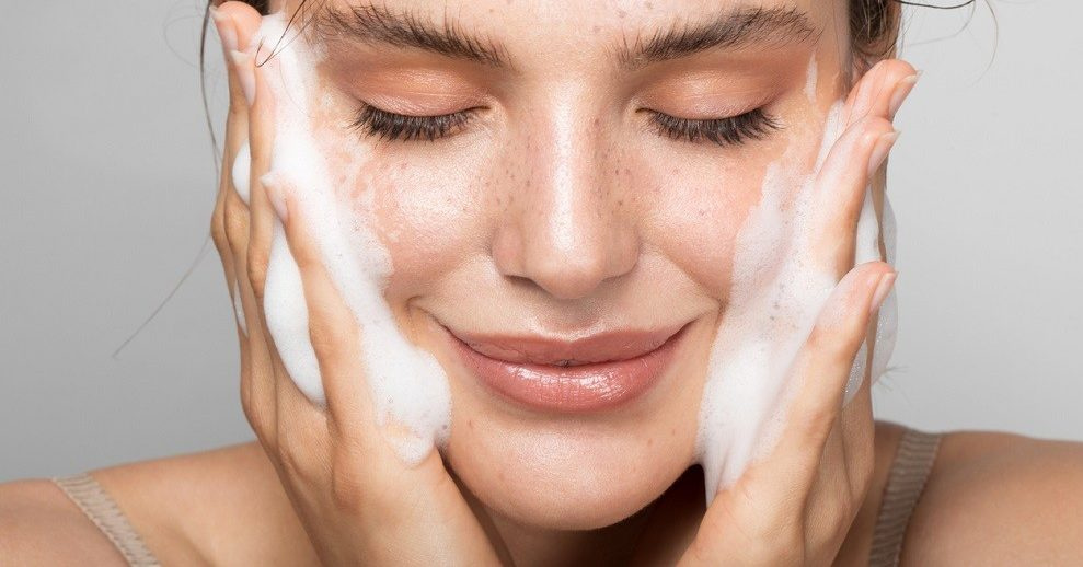 Lirene Acai and Guarana Natural Energizing Facial Cleansing Foam 150ml