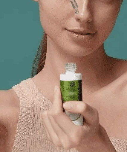 BasicLab Antyoksydacyjne Serum Wyrównujące z Witaminą C 15% 30ml