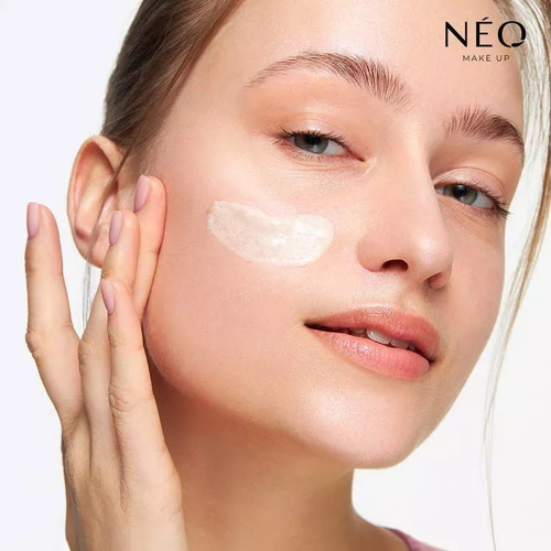 Neo Makeup Intense Serum Illuminating and Moisturizing Light Makeup Base Glowing Effect 30ml