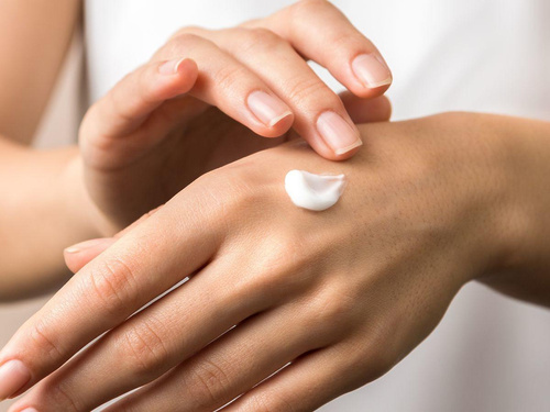 Green Pharmacy Moisturizing and Protective Hand and Nail Cream with Celandine 100ml