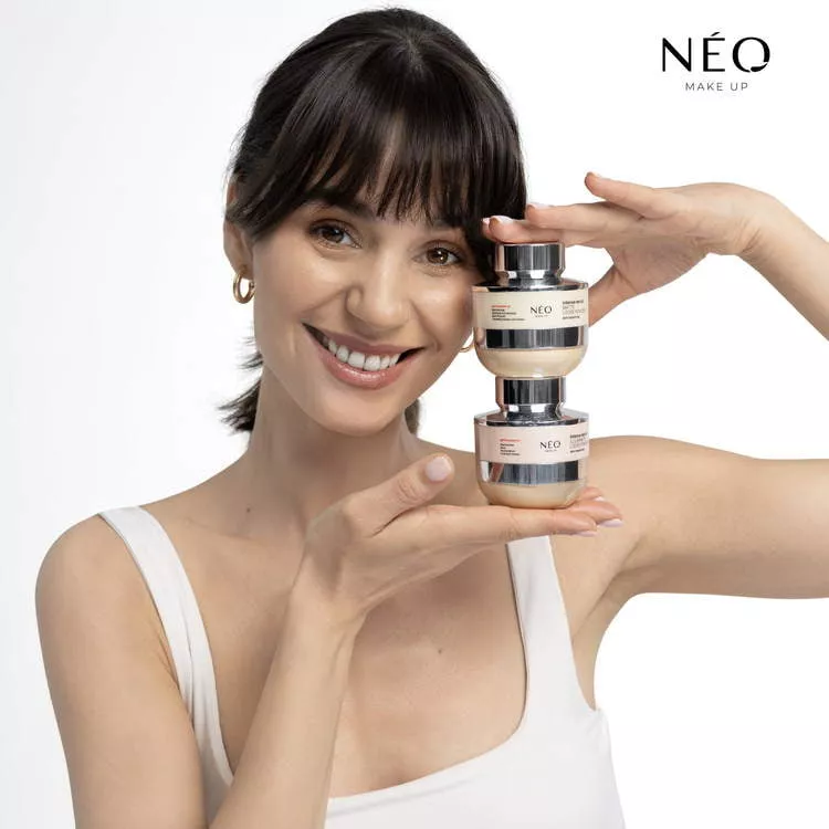 Neo Makeup Intense Serum Line Illuminating Loose Powder Transparent 10g