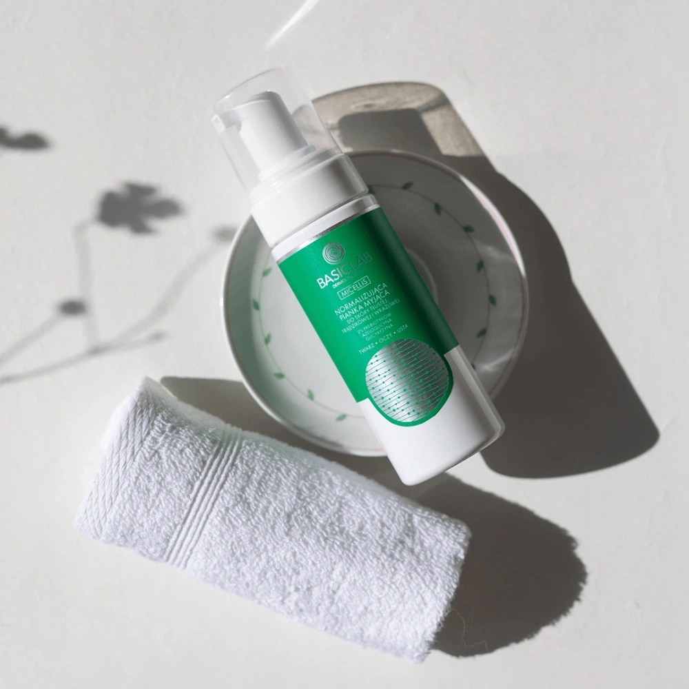 BasicLab Micellis Normalizująca Pianka Myjąca 2% Prebiotyków Azeloglicyna Glicyryzyna dla Skóry Tłustej Trądzikowej i Wrażliwej 150ml