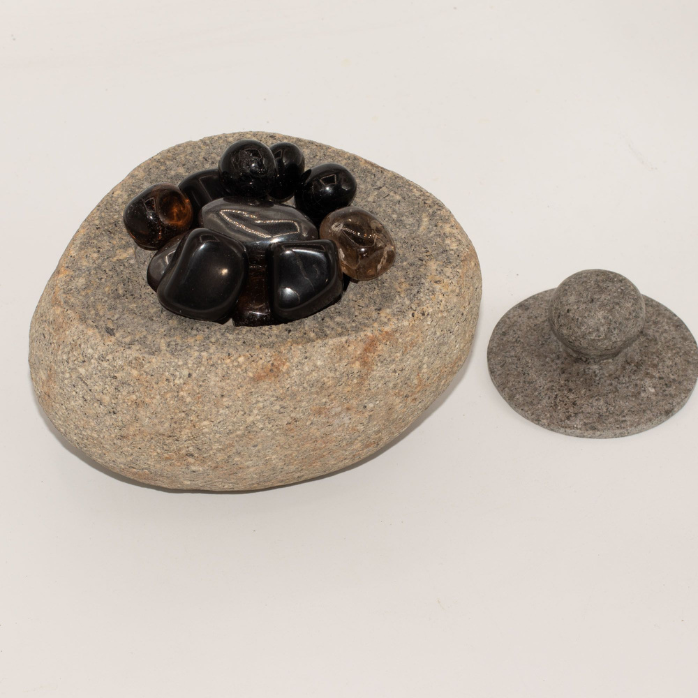 Natural Riverstone Grounding Pot - Large (aprox 15x12cm)