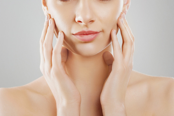 Farmona Herbal Care Przeciwzmarszczkowy Krem Bio-Retinol z Orchideą dla Skóry Dojrzałej na Dzien i na Noc 50ml