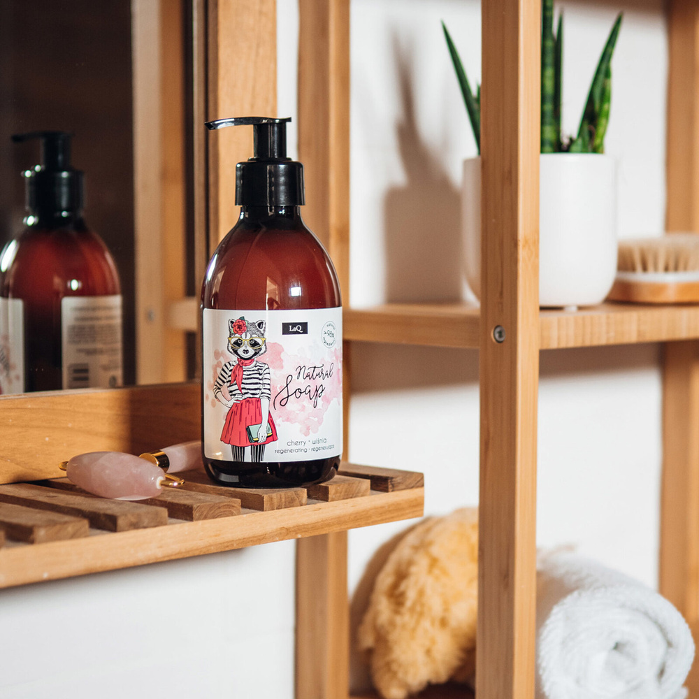 LaQ Body and Hand Wash Gel with Juicy Cherry Scent 300ml